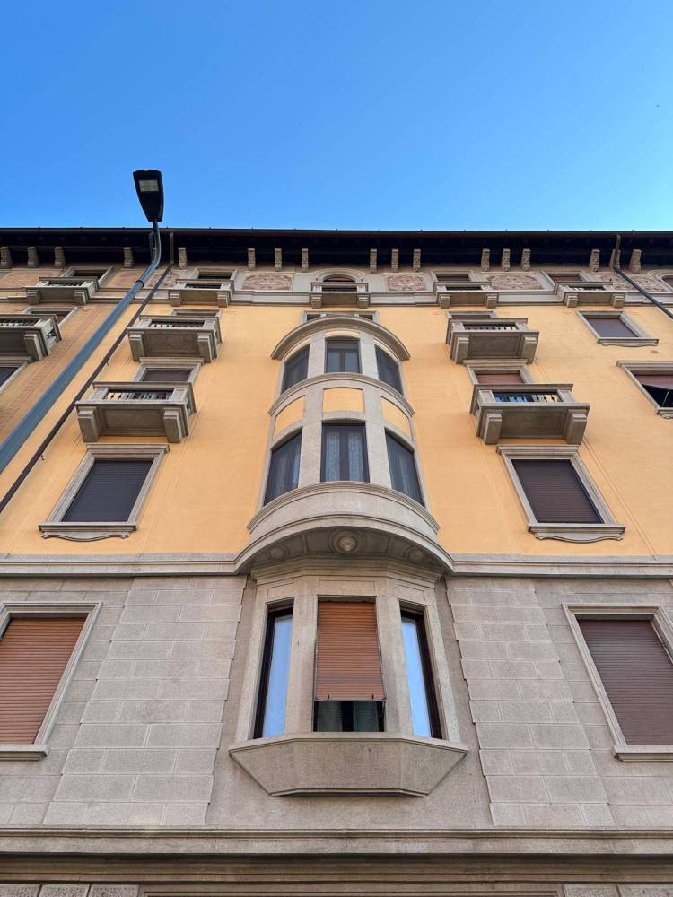 appartamento in vendita a Milano in zona Bocconi