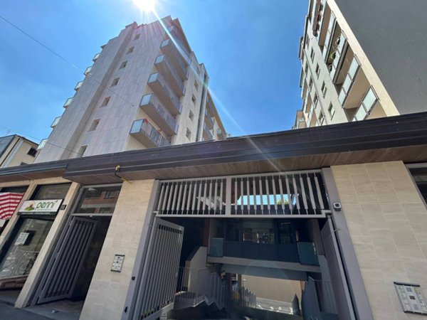 appartamento in vendita a Milano in zona Cinque Giornate