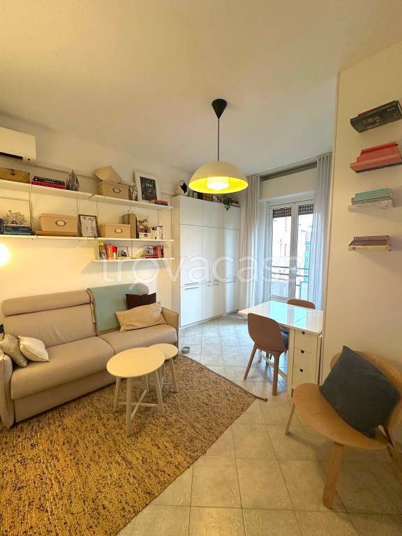 appartamento in vendita a Milano in zona Adriano