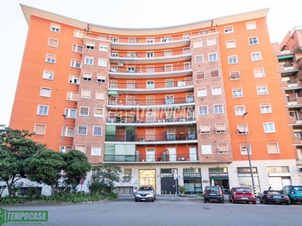 appartamento in vendita a Milano in zona Rottole