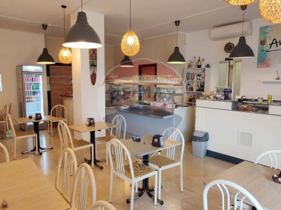 locale commerciale in vendita a Milano