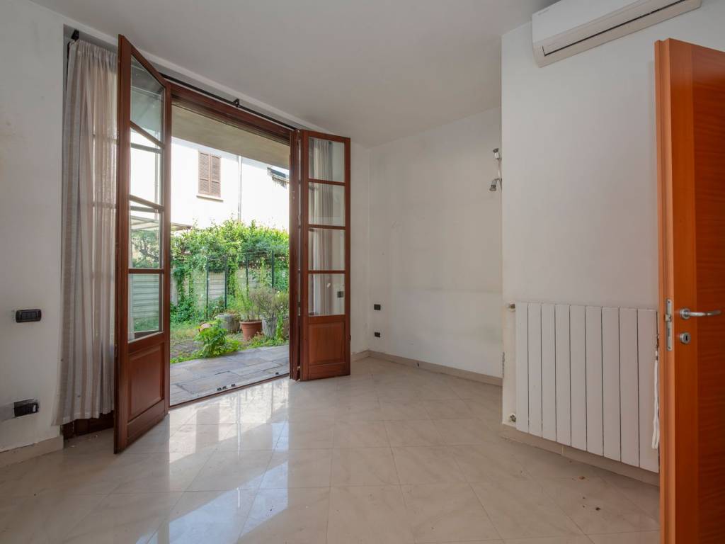 appartamento in vendita a Milano in zona Baggio