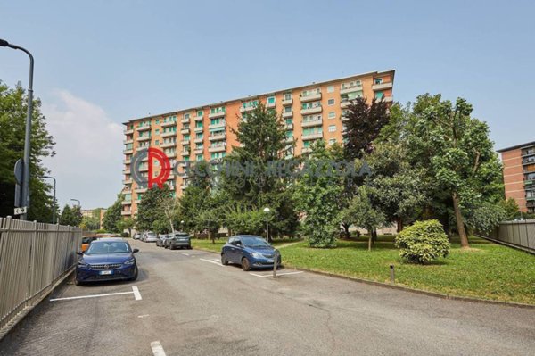 appartamento in vendita a Milano in zona QT8
