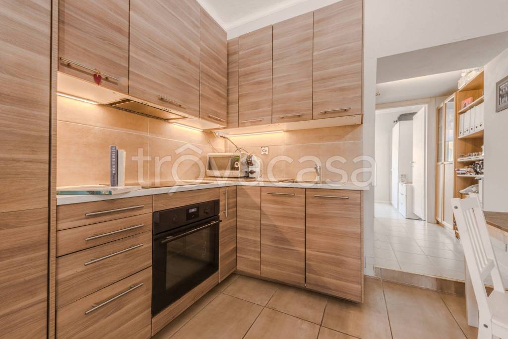 appartamento in vendita a Milano in zona Loreto