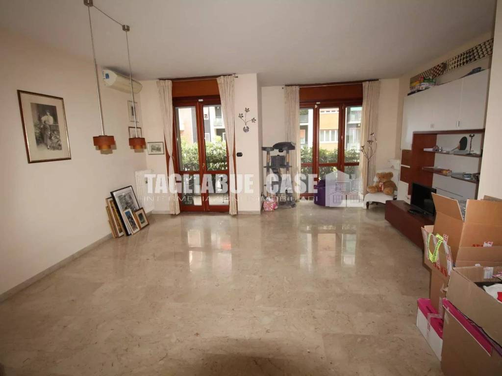 appartamento in vendita a Milano in zona Porta Romana