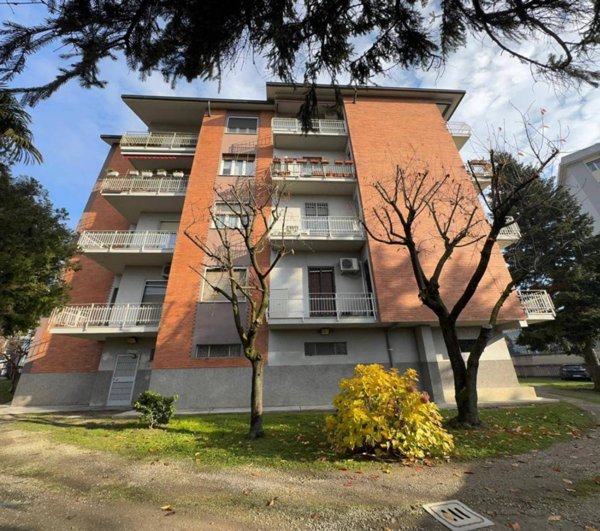 appartamento in vendita a Milano in zona Chiesa Rossa