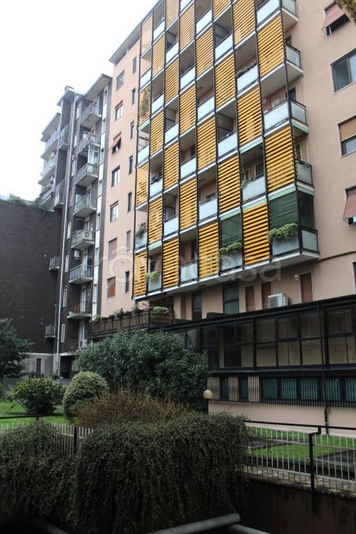 appartamento in vendita a Milano in zona Casoretto