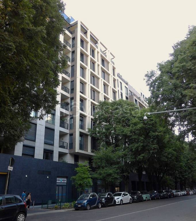 appartamento in vendita a Milano in zona Sempione