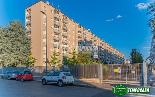 appartamento in vendita a Milano in zona Quarto Oggiaro