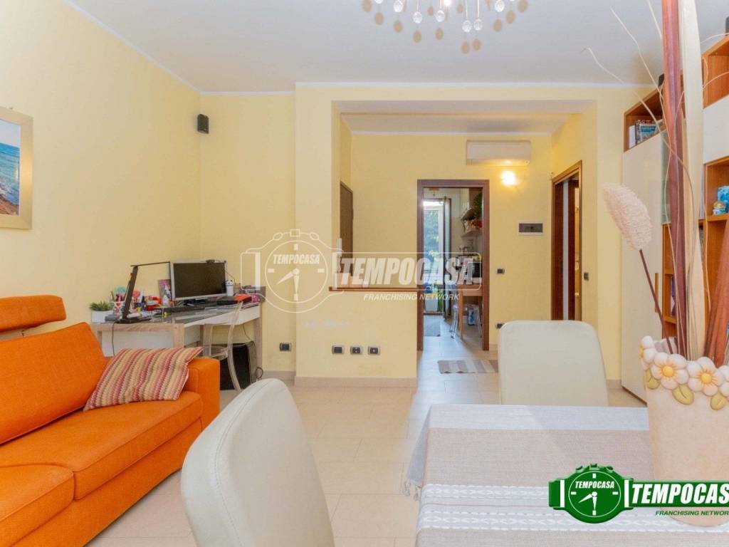 appartamento in vendita a Milano in zona Baggio