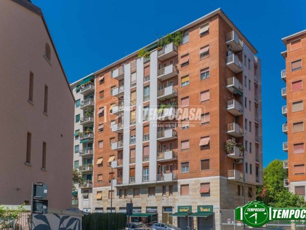 appartamento in vendita a Milano in zona Montalbino