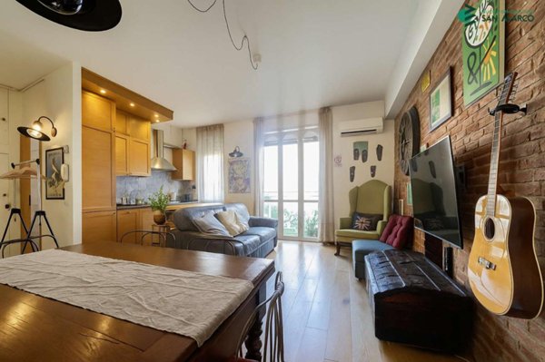 appartamento in vendita a Milano in zona Solari