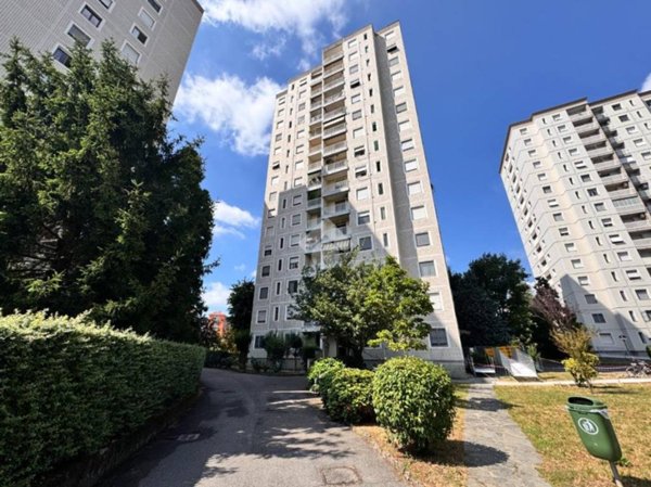 appartamento in vendita a Milano in zona Gallaratese