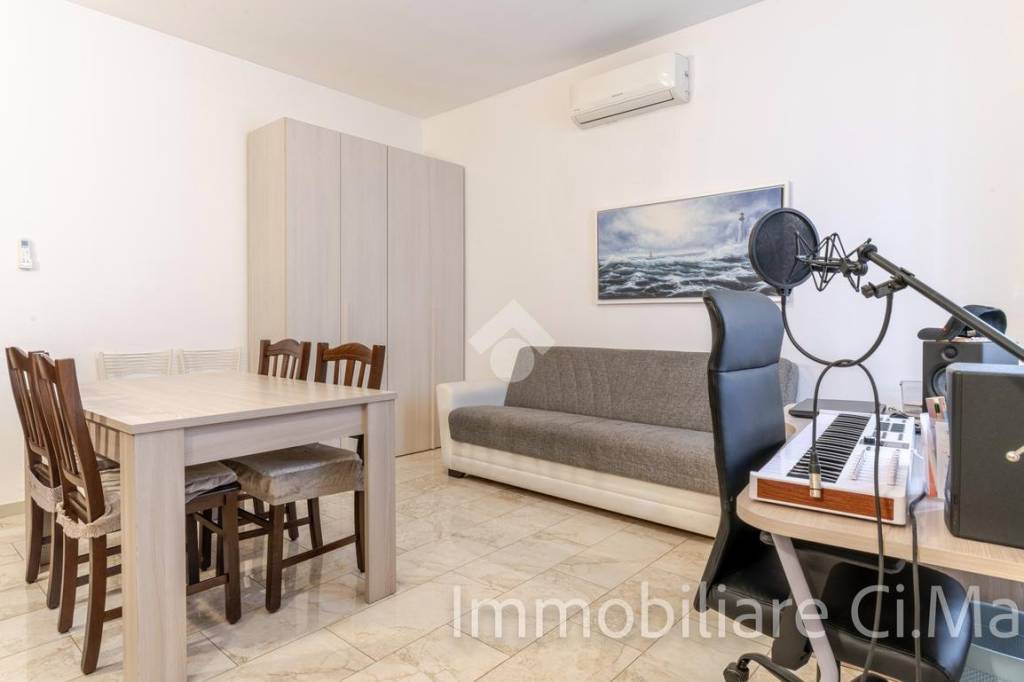appartamento in vendita a Milano in zona Casoretto