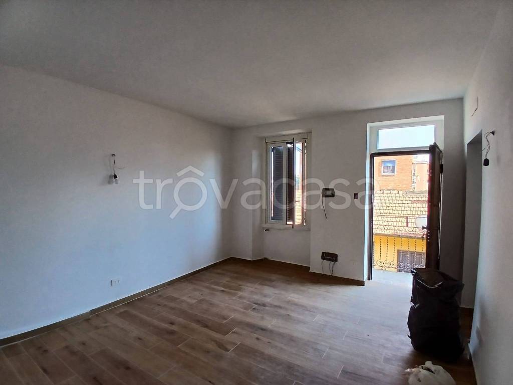 appartamento in vendita a Milano in zona Adriano