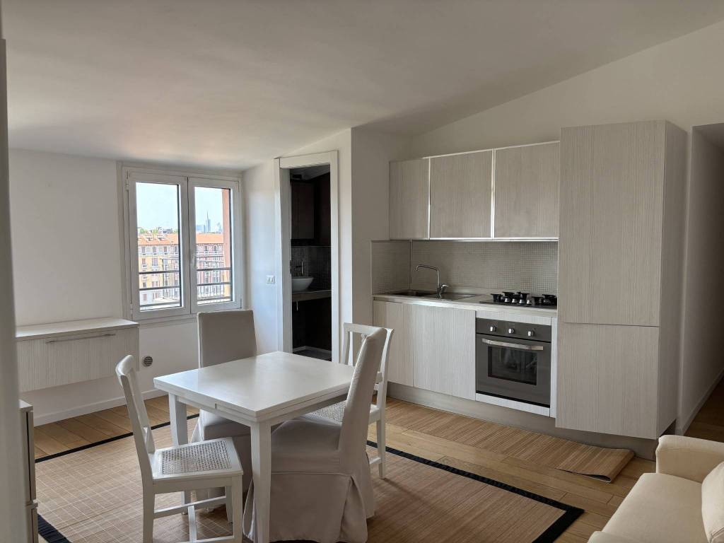 appartamento in vendita a Milano in zona Piazzale Lodi