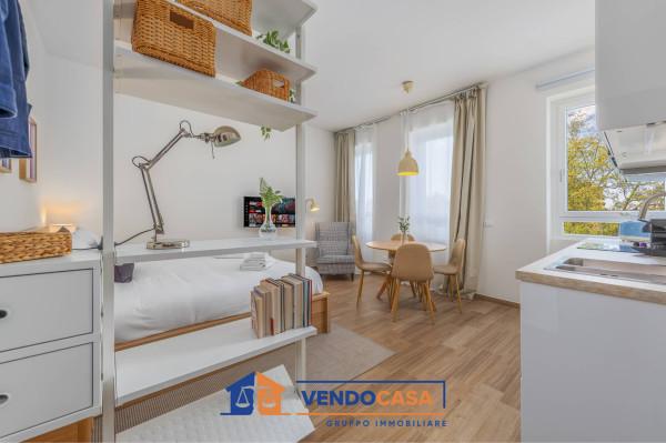 appartamento in vendita a Milano in zona Moncucco