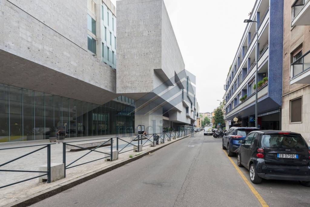 appartamento in vendita a Milano in zona Bocconi