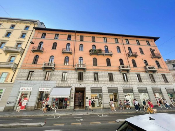 appartamento in vendita a Milano in zona Centro Direzionale