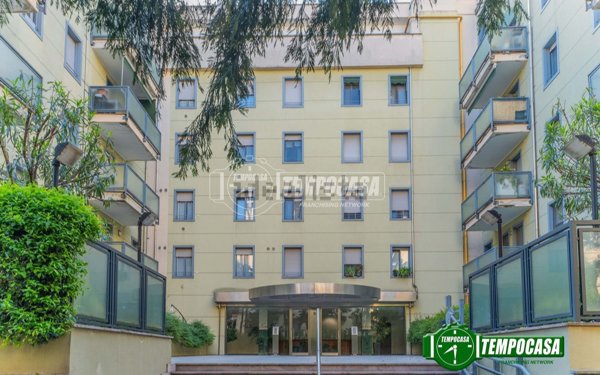appartamento in vendita a Milano in zona Montalbino