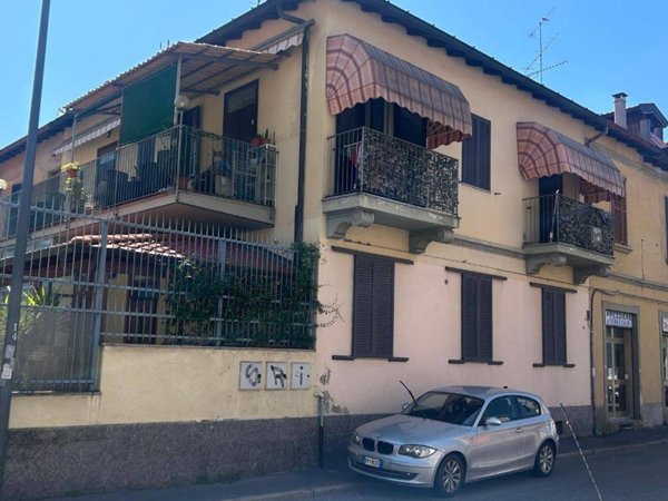 appartamento in vendita a Milano in zona Baggio