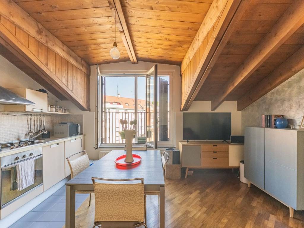 appartamento in vendita a Milano in zona Vigentino