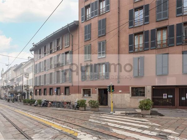 ufficio in vendita a Milano in zona Guastalla