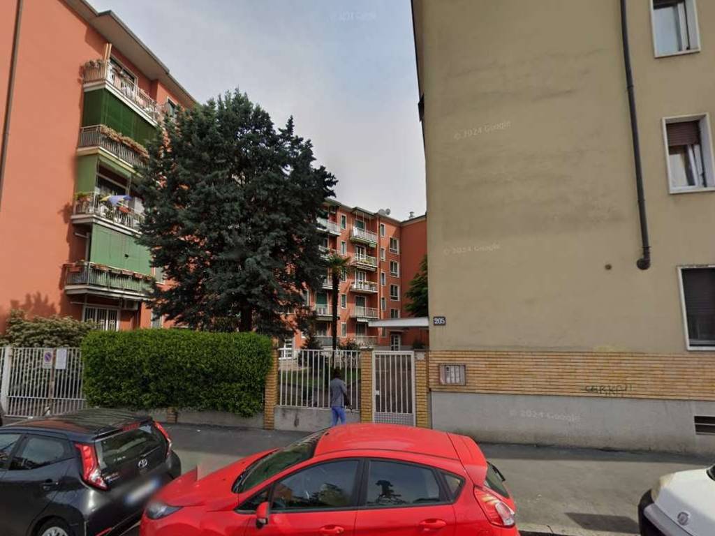 appartamento in vendita a Milano in zona Famagosta