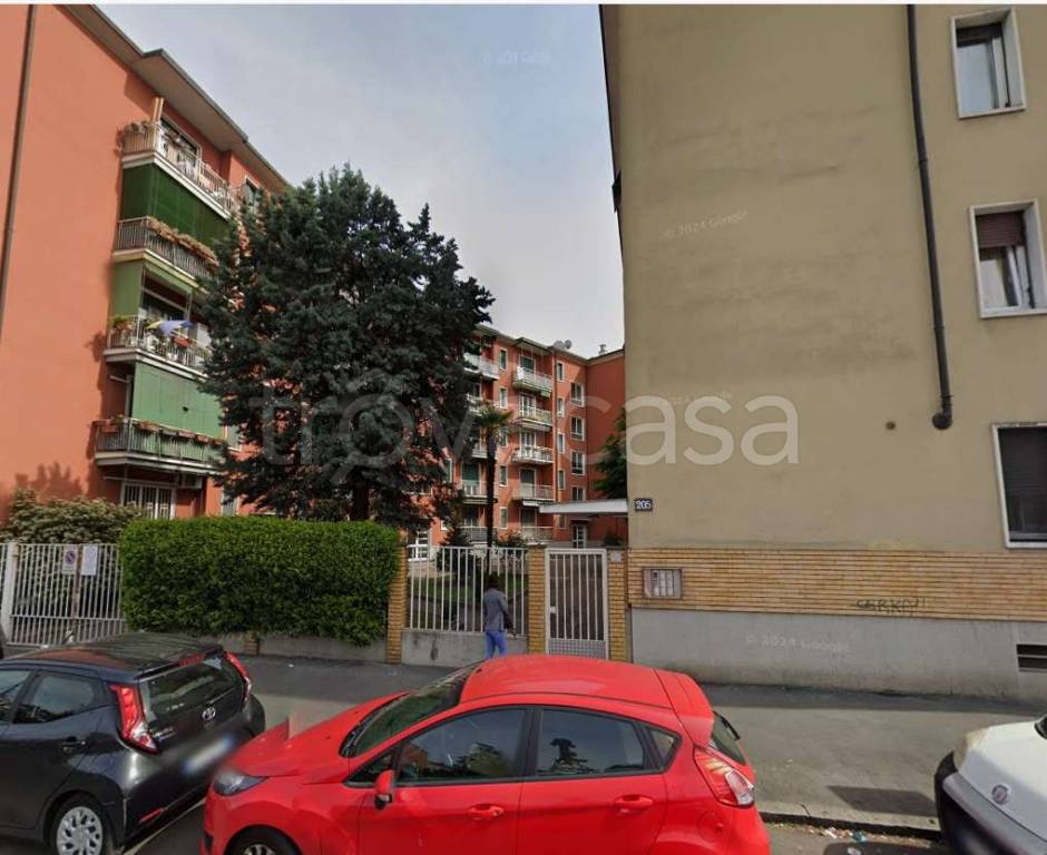 appartamento in vendita a Milano in zona Lorenteggio