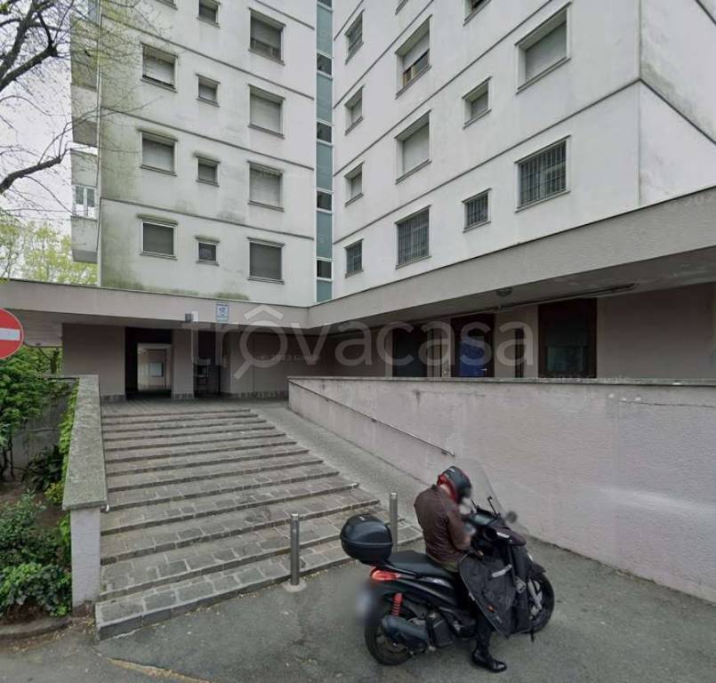 appartamento in vendita a Milano in zona Gratosoglio