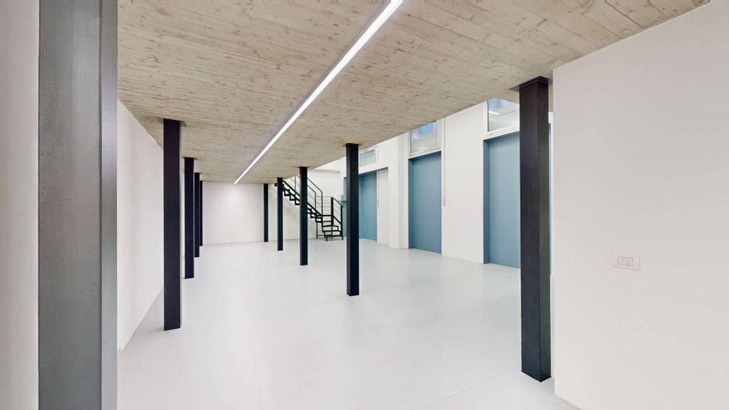 ufficio in vendita a Milano in zona Guastalla