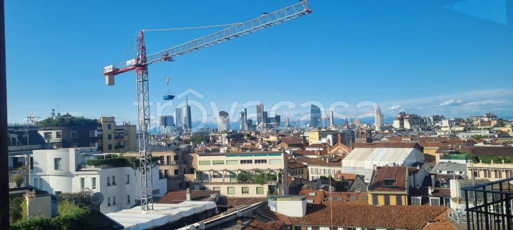 appartamento in vendita a Milano in zona Cagnola