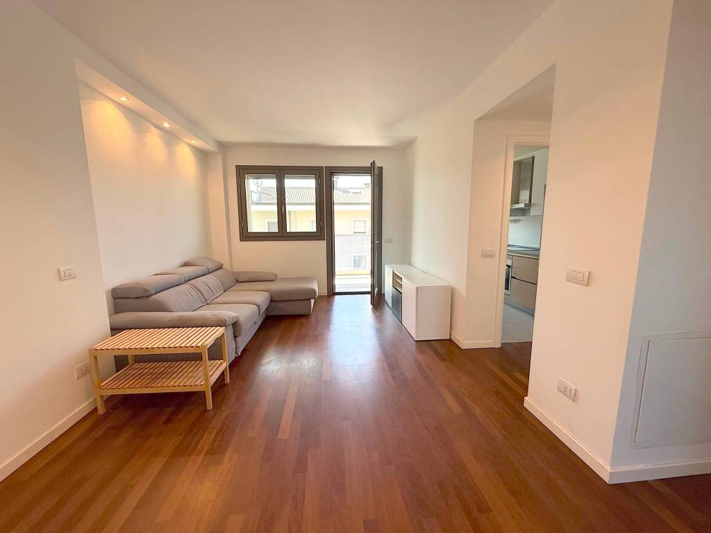 appartamento in vendita a Milano in zona Vigentino