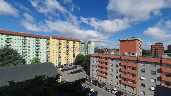 appartamento in vendita a Milano in zona Baggio