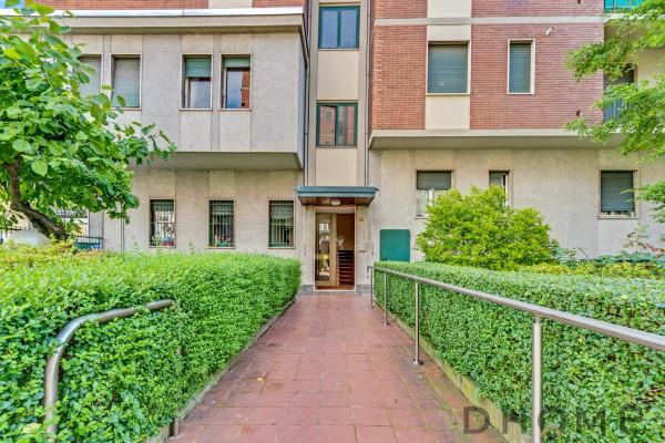 appartamento in vendita a Milano in zona Lorenteggio