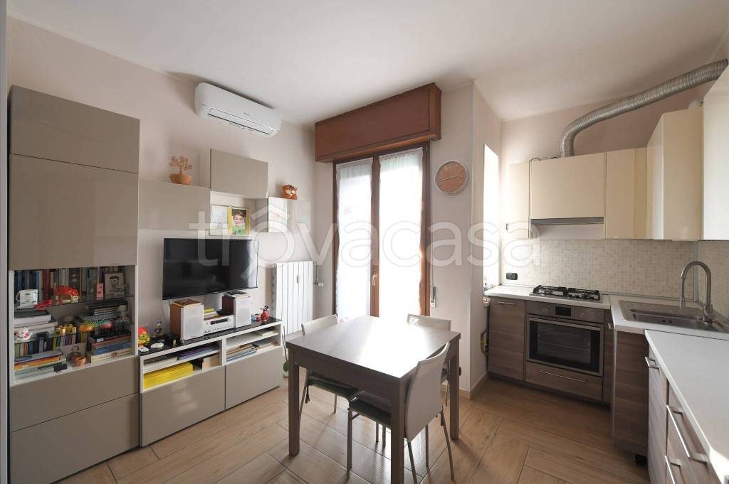 appartamento in vendita a Milano in zona Dergano