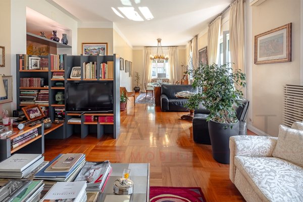 appartamento in vendita a Milano in zona Porta Venezia