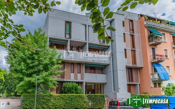 appartamento in vendita a Milano in zona Montalbino