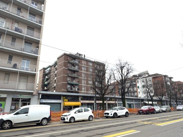 negozio in vendita a Milano in zona Forlanini
