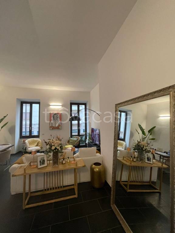 appartamento in vendita a Milano in zona Porta Nuova