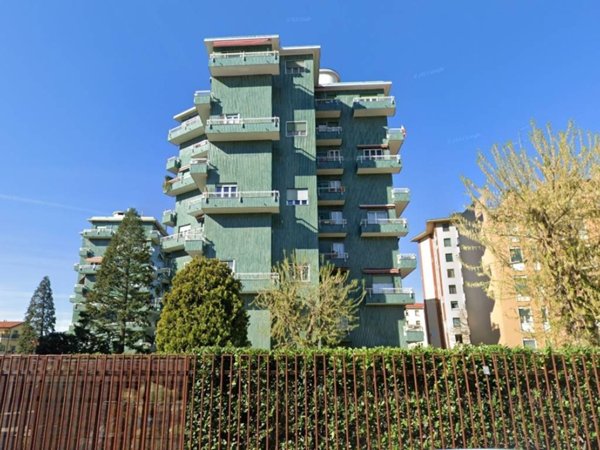 appartamento in vendita a Milano in zona Famagosta