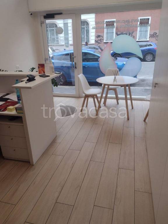 appartamento in vendita a Milano in zona Barona