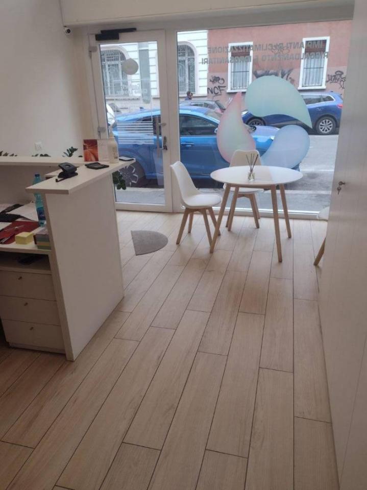 appartamento in vendita a Milano in zona Restocco Maroni