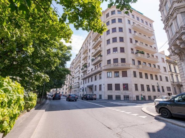 ufficio in vendita a Milano in zona Porta Venezia