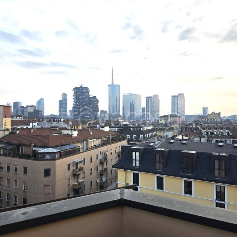 appartamento in vendita a Milano in zona Isola