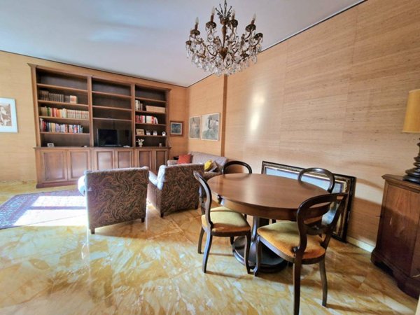 appartamento in vendita a Milano in zona Barona