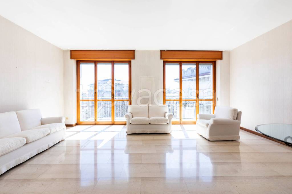 appartamento in vendita a Milano in zona Loreto