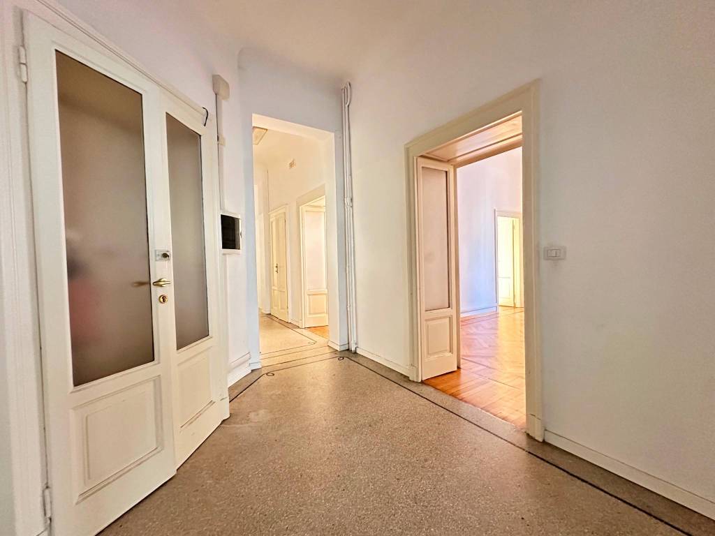 ufficio in vendita a Milano in zona Centro Direzionale