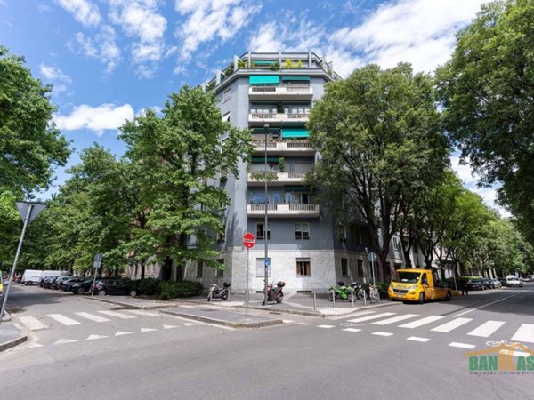 appartamento in vendita a Milano in zona Sempione