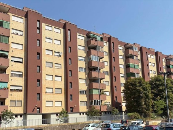 appartamento in vendita a Milano in zona Gallaratese